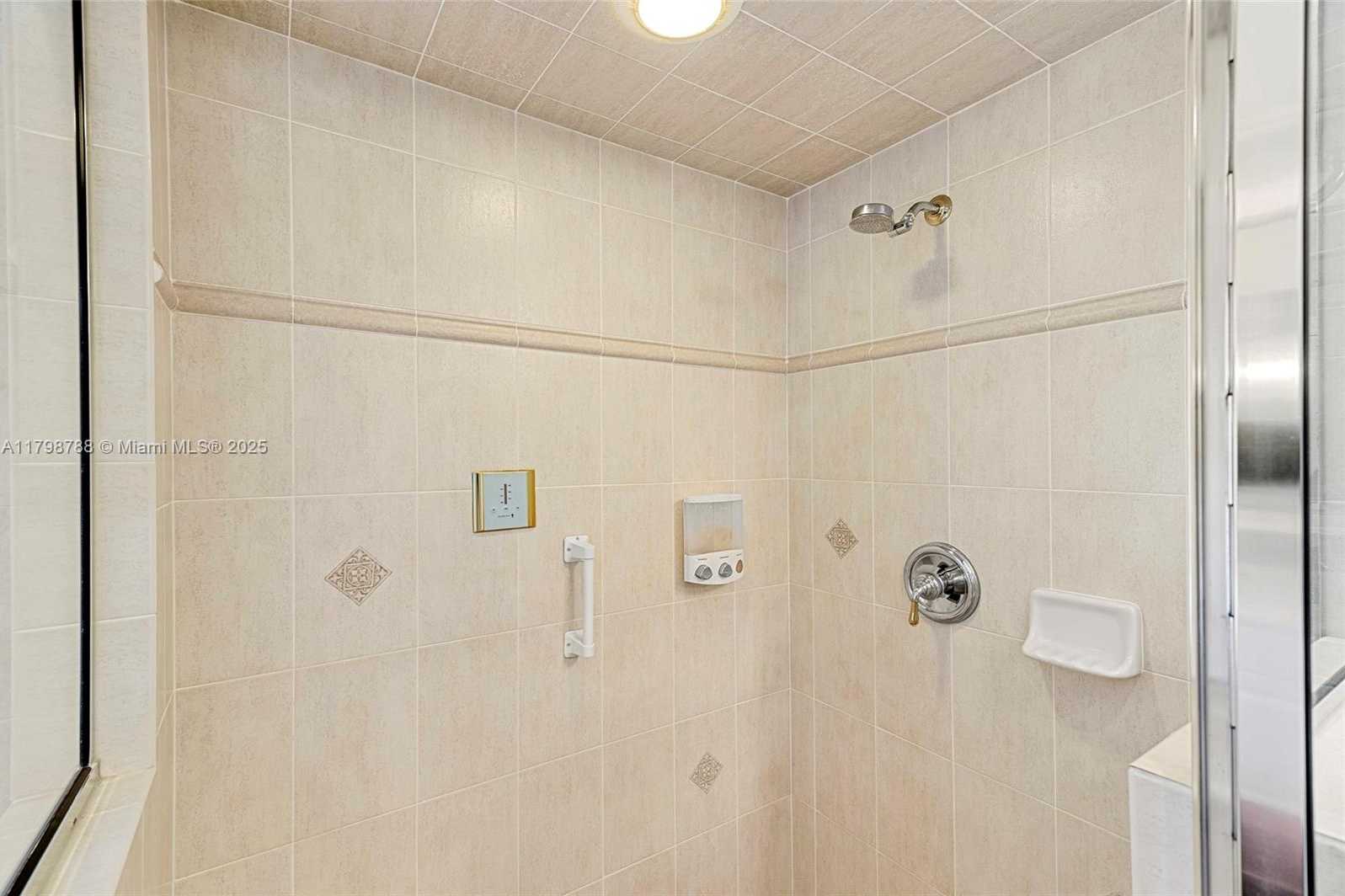 Small Image of 8100 MUIRHEAD CIR, Boynton Beach Number 18
