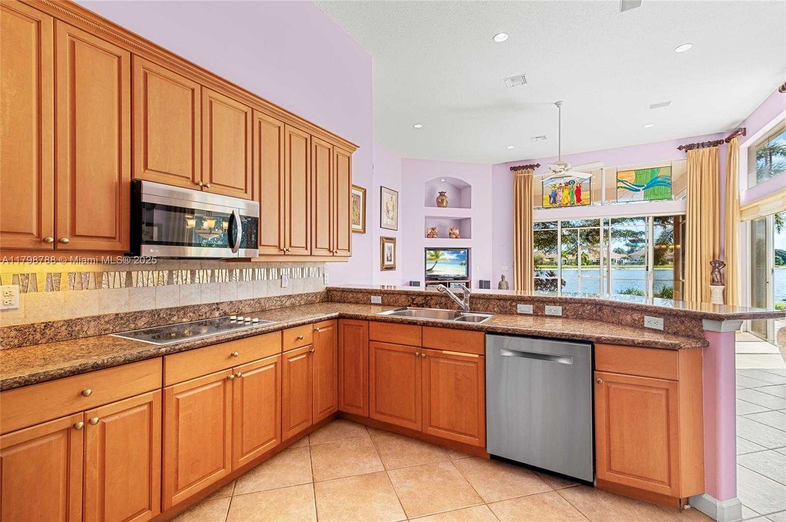 Small Image of 8100 MUIRHEAD CIR, Boynton Beach Number 33