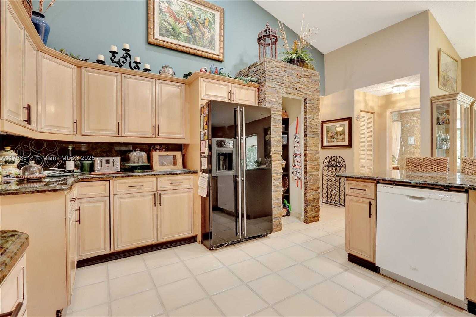Small Image of 95 EAST WESTWOOD CIR E, West Palm Beach Number 17