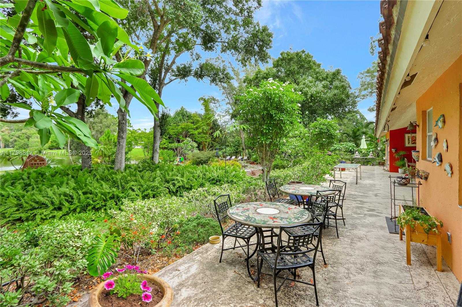 Small Image of 95 EAST WESTWOOD CIR E, West Palm Beach Number 29