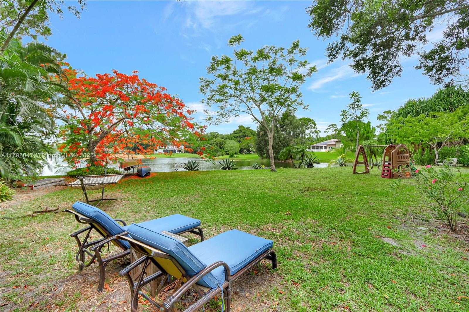 Small Image of 95 EAST WESTWOOD CIR E, West Palm Beach Number 31