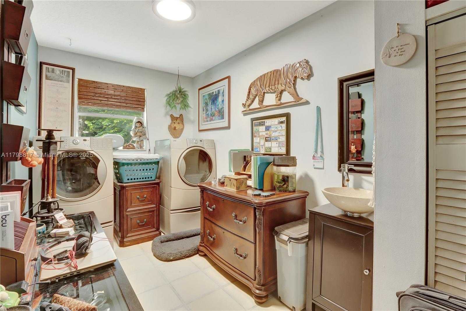 Small Image of 95 EAST WESTWOOD CIR E, West Palm Beach Number 9