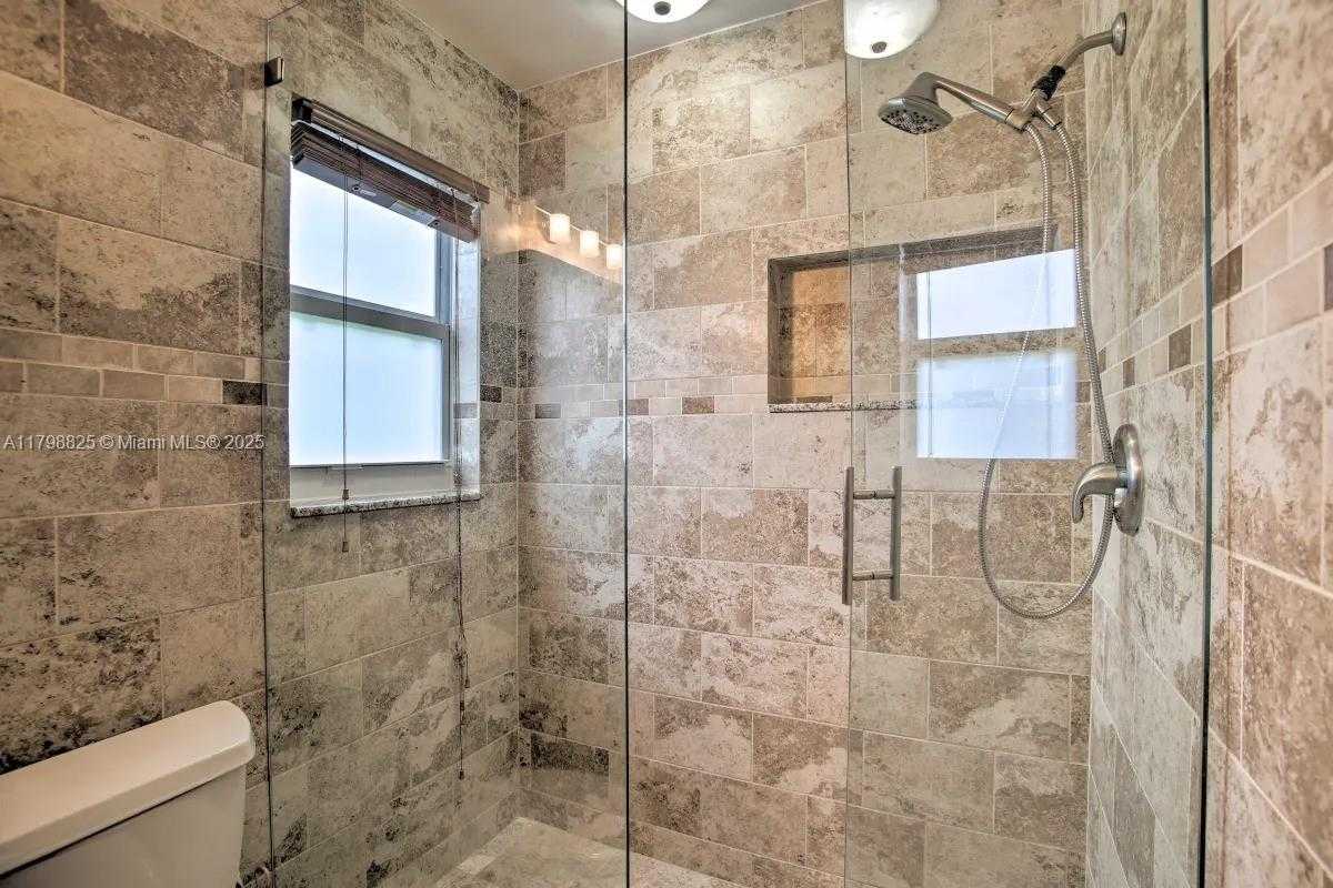 Small Image of 5111 NORTH EAST 15TH AVE, Fort Lauderdale Number 24