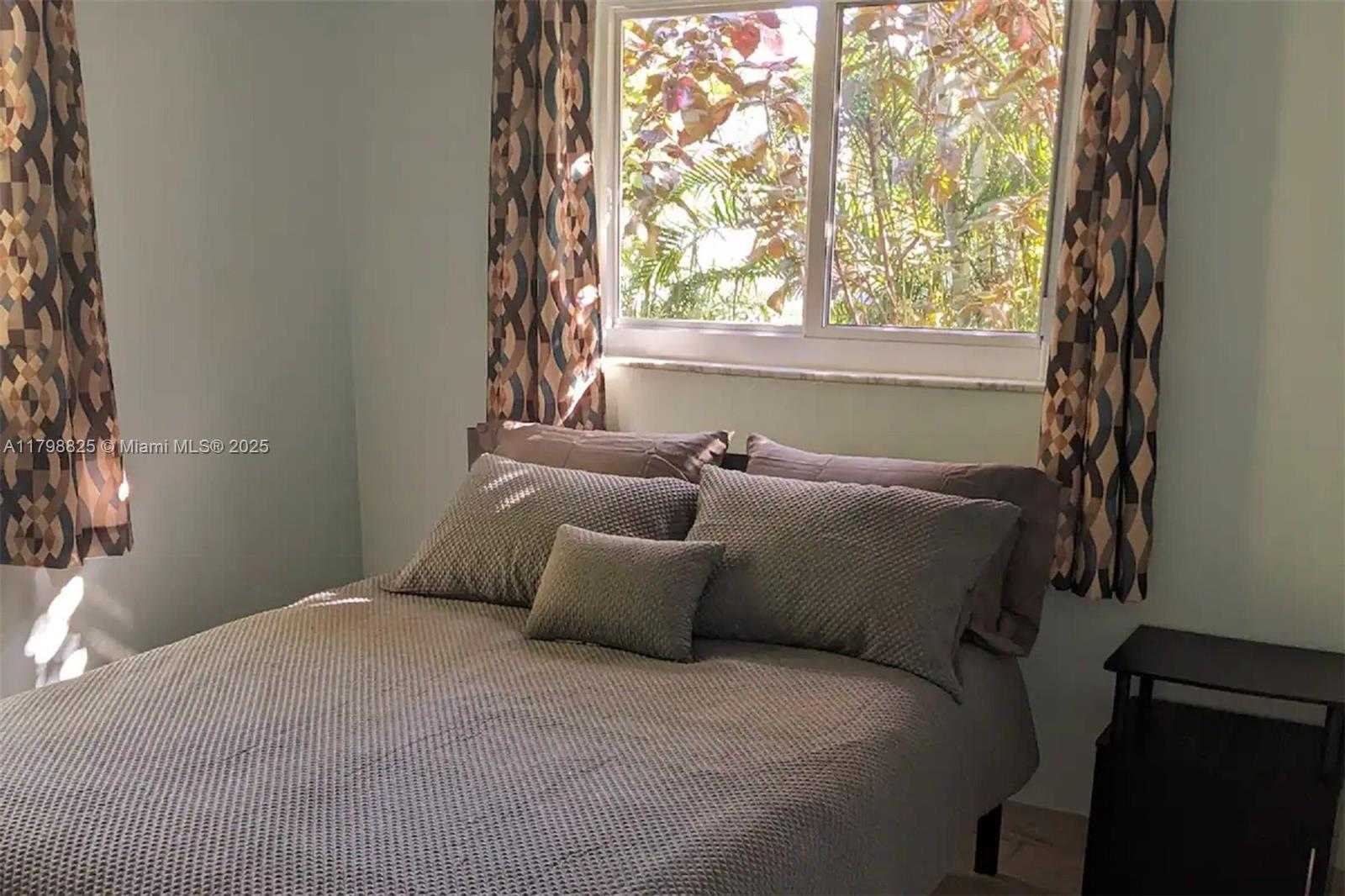 Small Image of 5111 NORTH EAST 15TH AVE, Fort Lauderdale Number 26