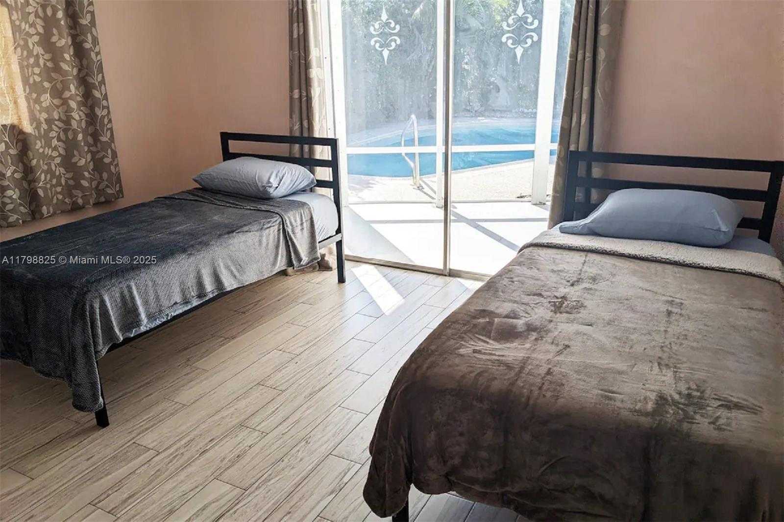Small Image of 5111 NORTH EAST 15TH AVE, Fort Lauderdale Number 27