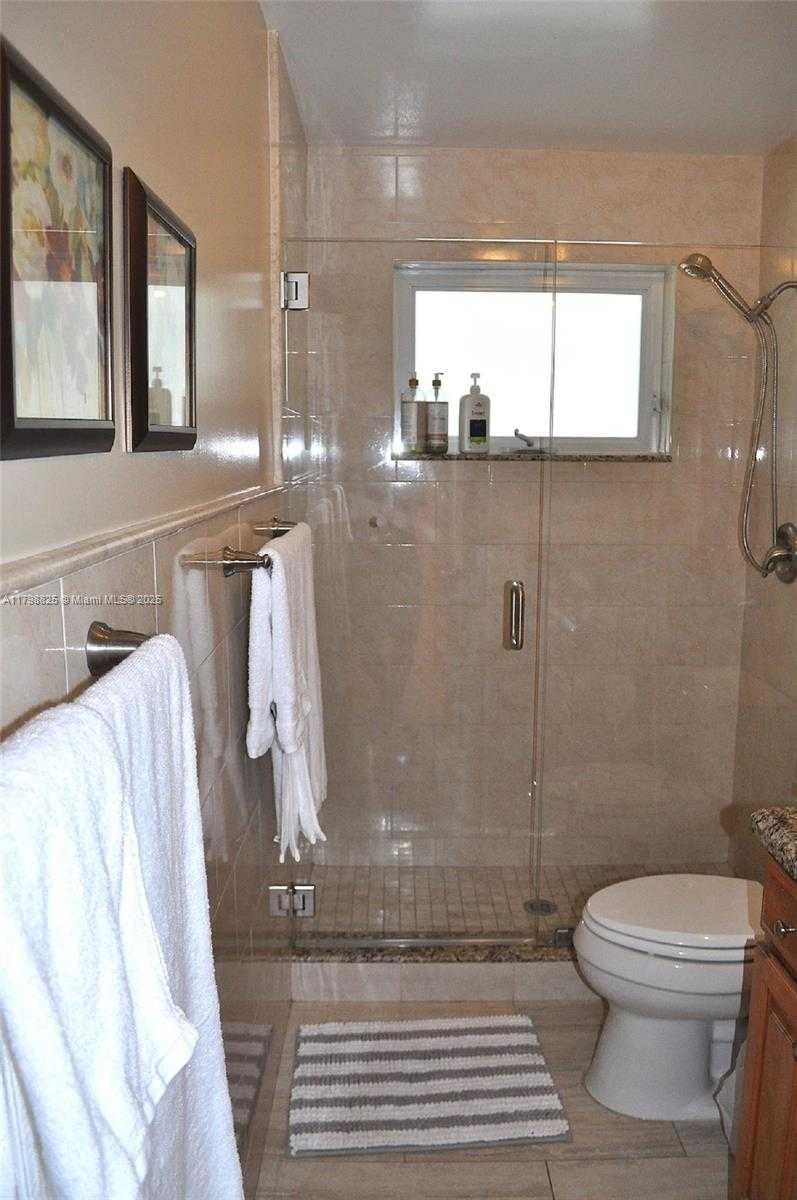Small Image of 5111 NORTH EAST 15TH AVE, Fort Lauderdale Number 29