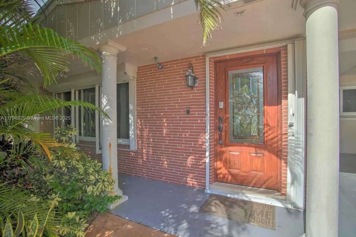 Small Image of 5111 NORTH EAST 15TH AVE, Fort Lauderdale Number 3