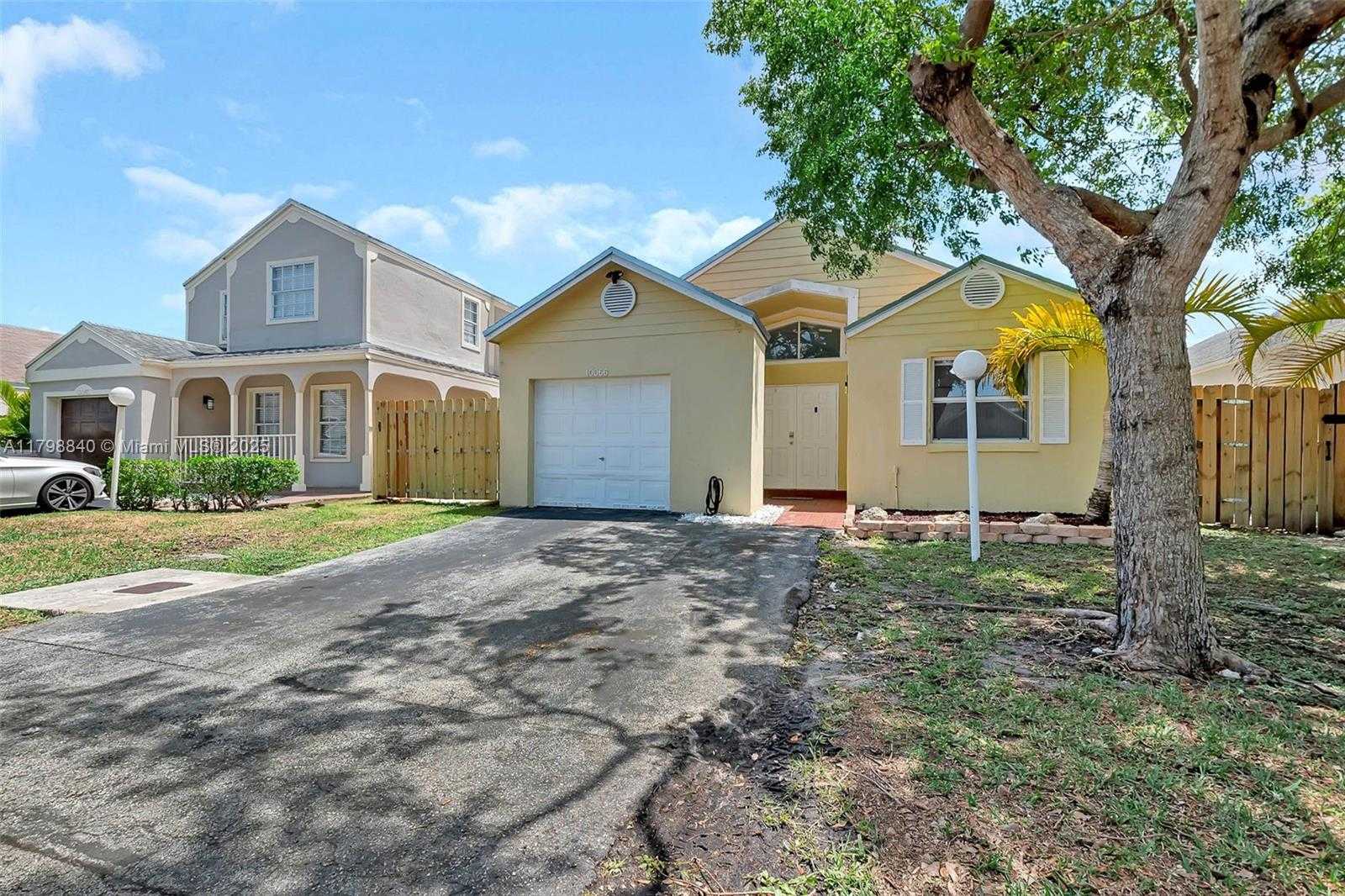 Small Image of 10066 SOUTH WEST 222ND STREET, Cutler Bay Number 6