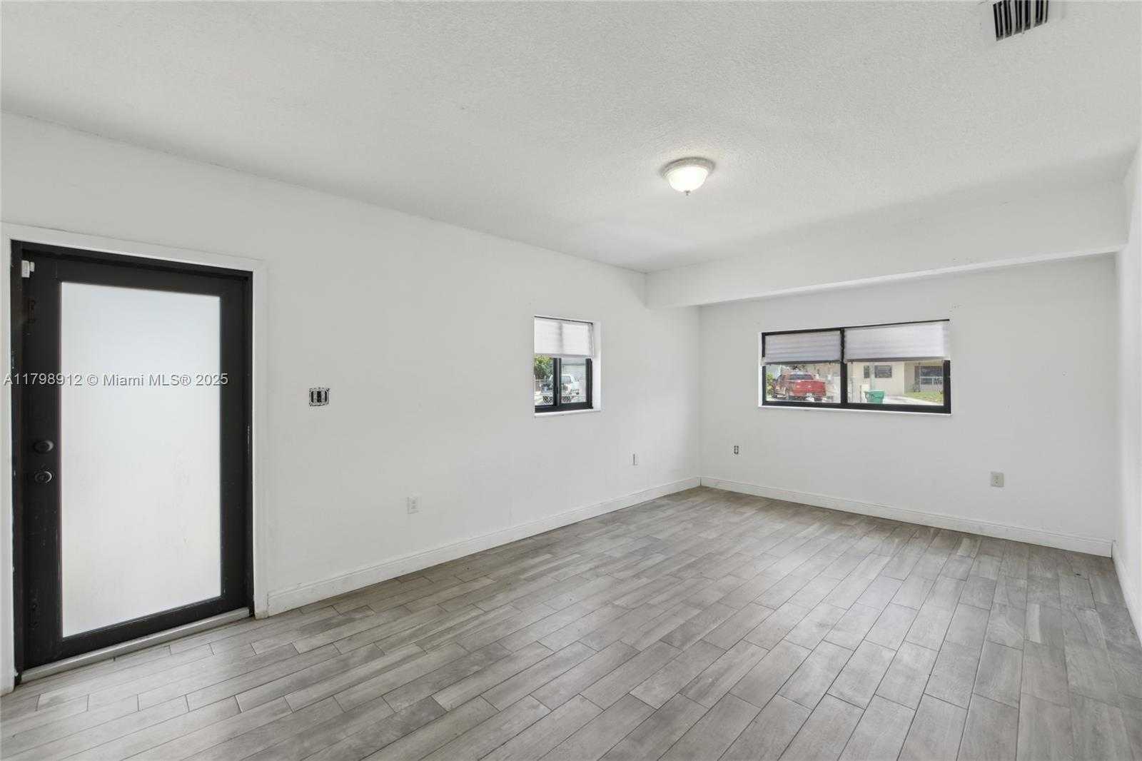 Small Image of 4260 NORTH WEST 172ND DR, Miami Gardens Number 11
