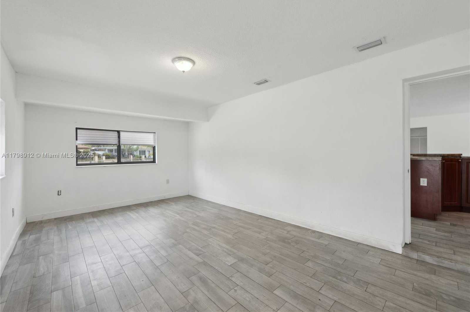 Small Image of 4260 NORTH WEST 172ND DR, Miami Gardens Number 12