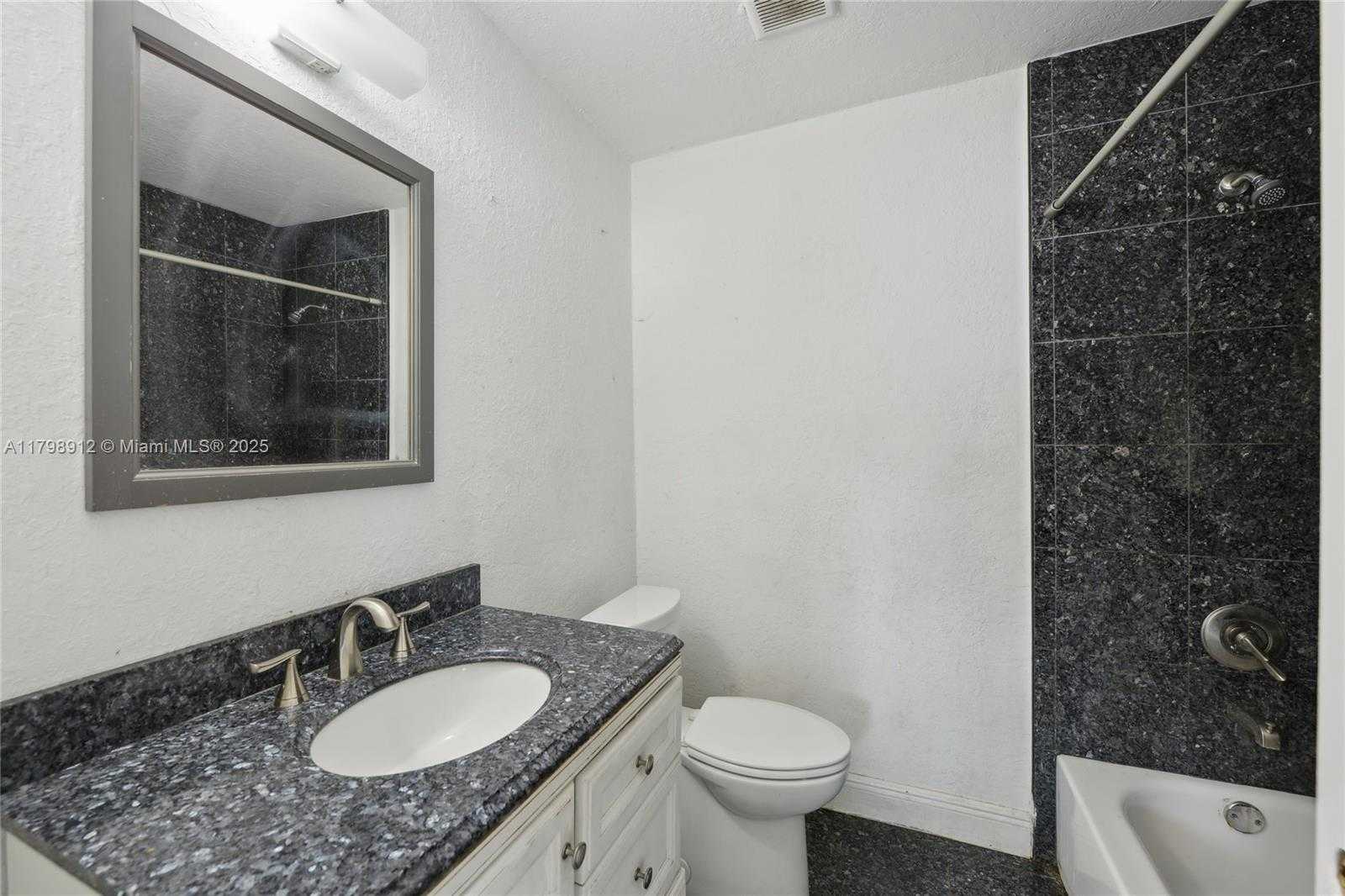 Small Image of 4260 NORTH WEST 172ND DR, Miami Gardens Number 18