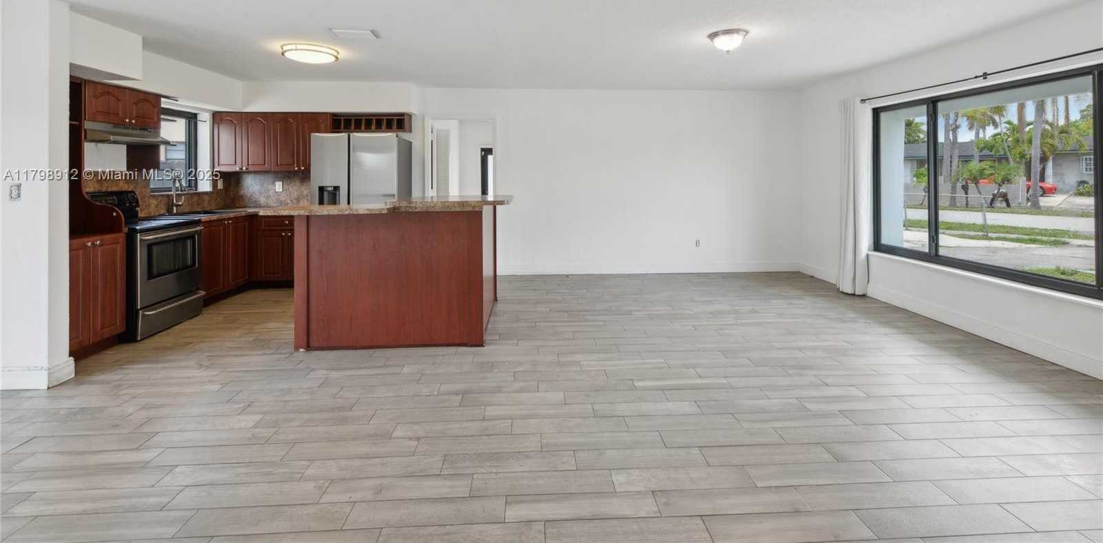 Small Image of 4260 NORTH WEST 172ND DR, Miami Gardens Number 6