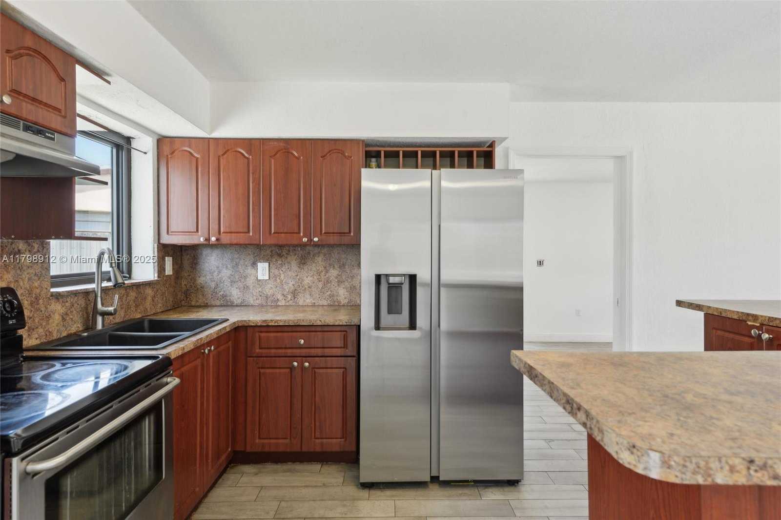 Small Image of 4260 NORTH WEST 172ND DR, Miami Gardens Number 8