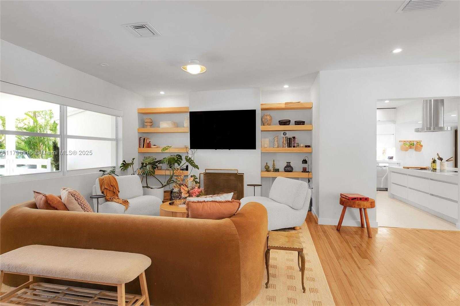 Small Image of 4031 WOODRIDGE RD, Coconut Grove Number 3