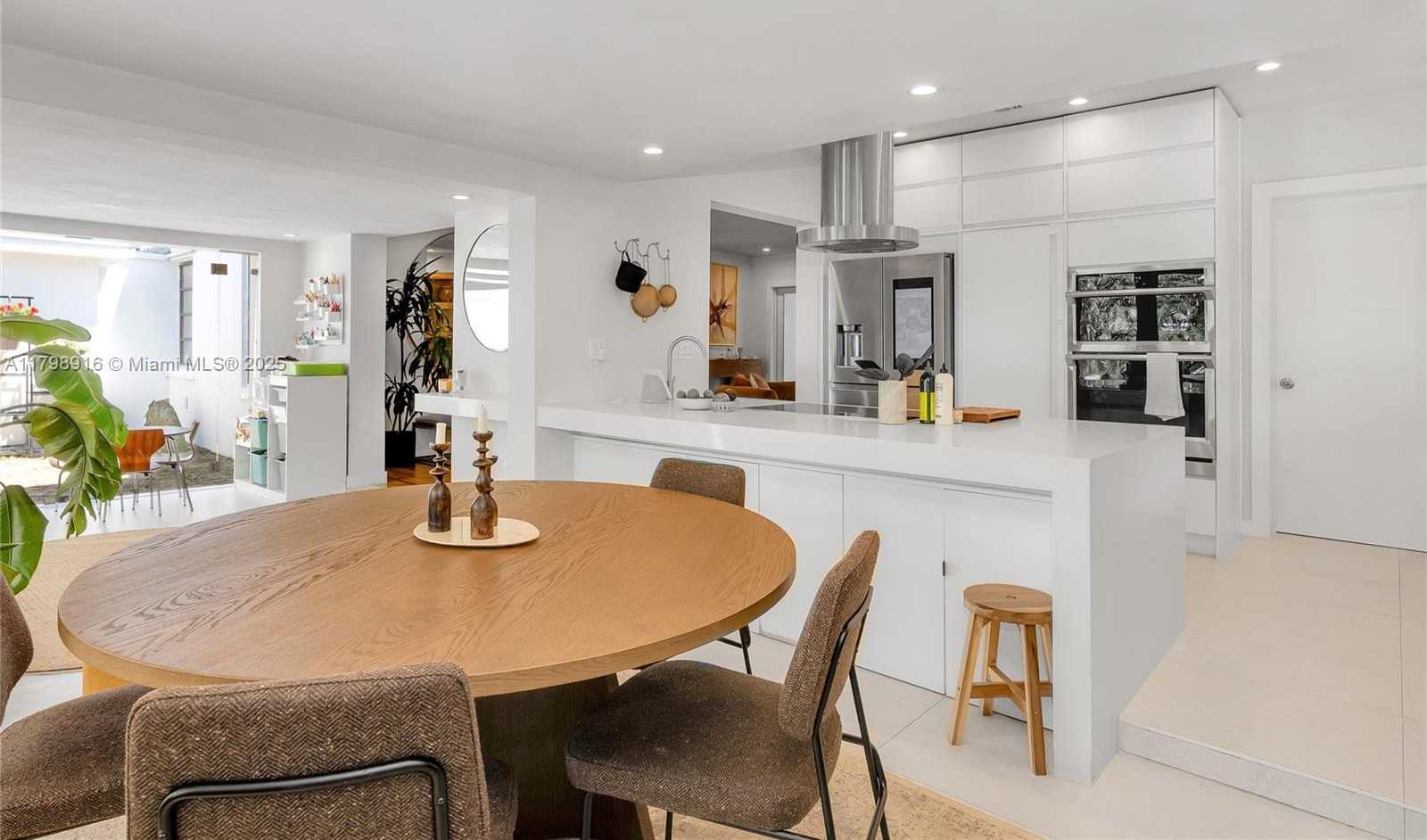 Small Image of 4031 WOODRIDGE RD, Coconut Grove Number 9