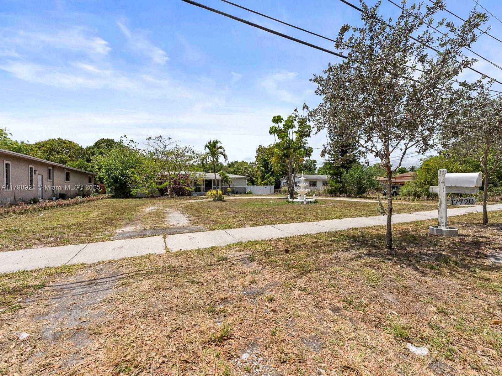 Small Image of 17720 NORTH WEST 17TH AVE, Miami Gardens Number 2
