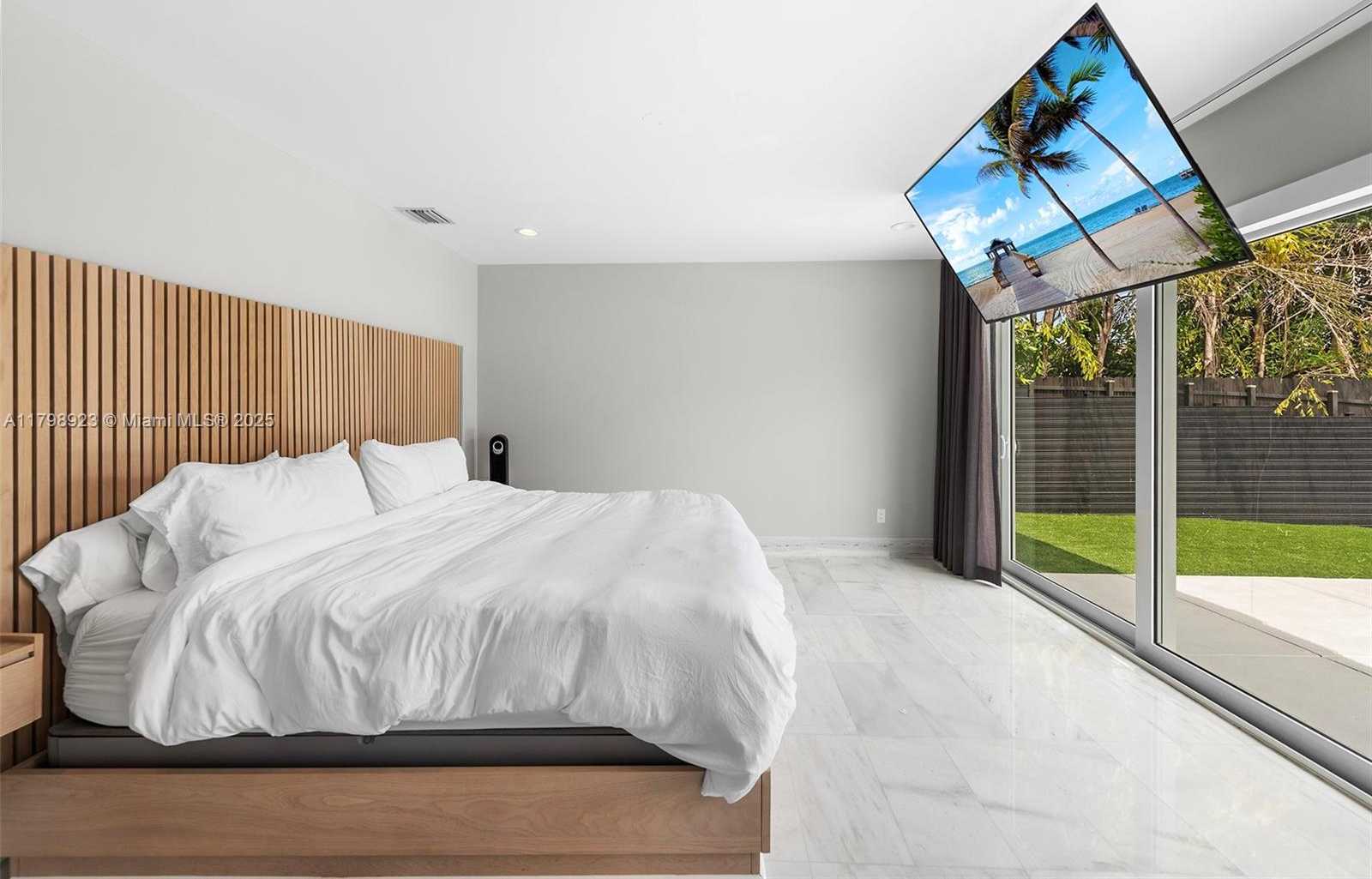 Small Image of 16409 NORTH EAST 31ST AVE, North Miami Beach Number 19