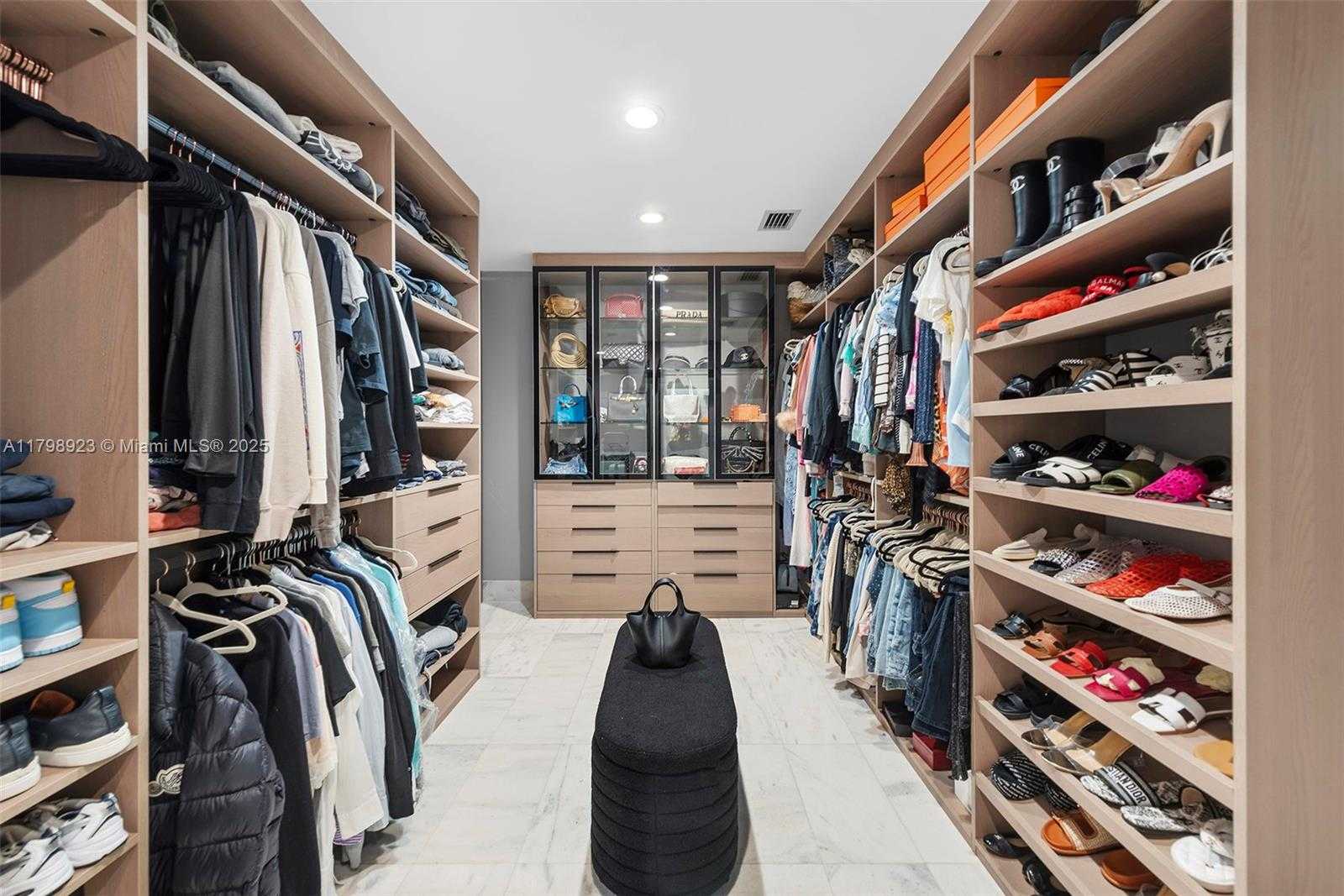 Small Image of 16409 NORTH EAST 31ST AVE, North Miami Beach Number 22