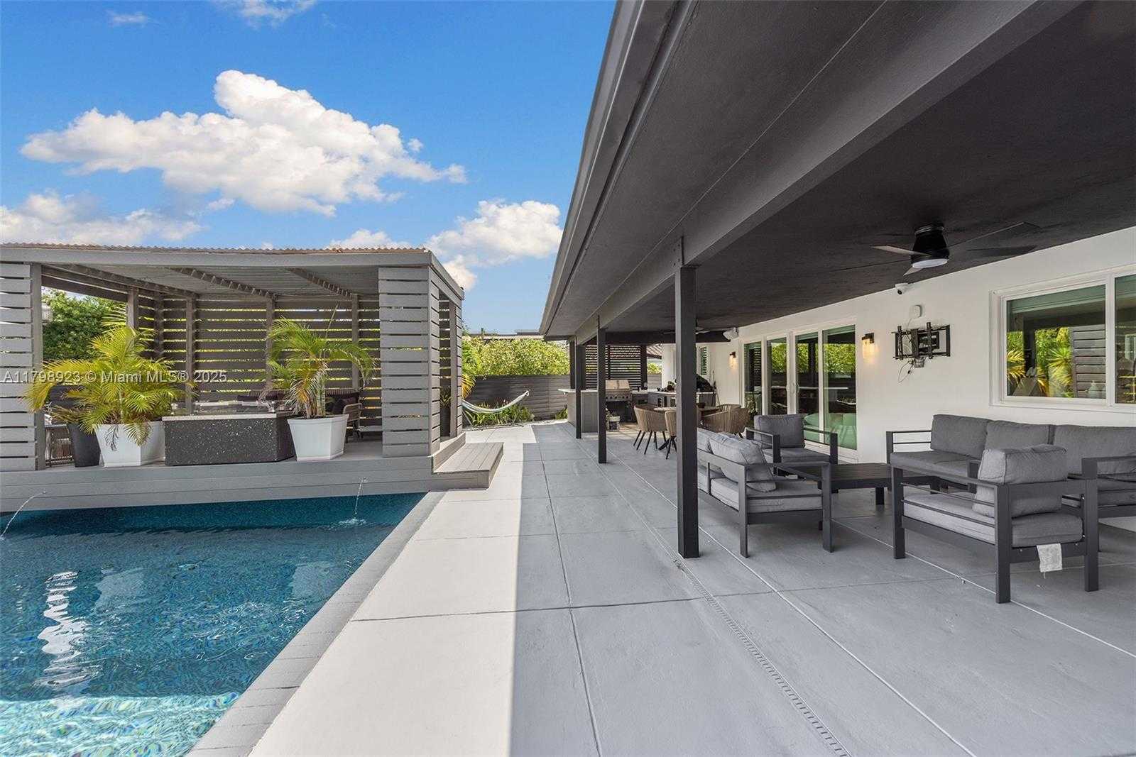 Small Image of 16409 NORTH EAST 31ST AVE, North Miami Beach Number 25