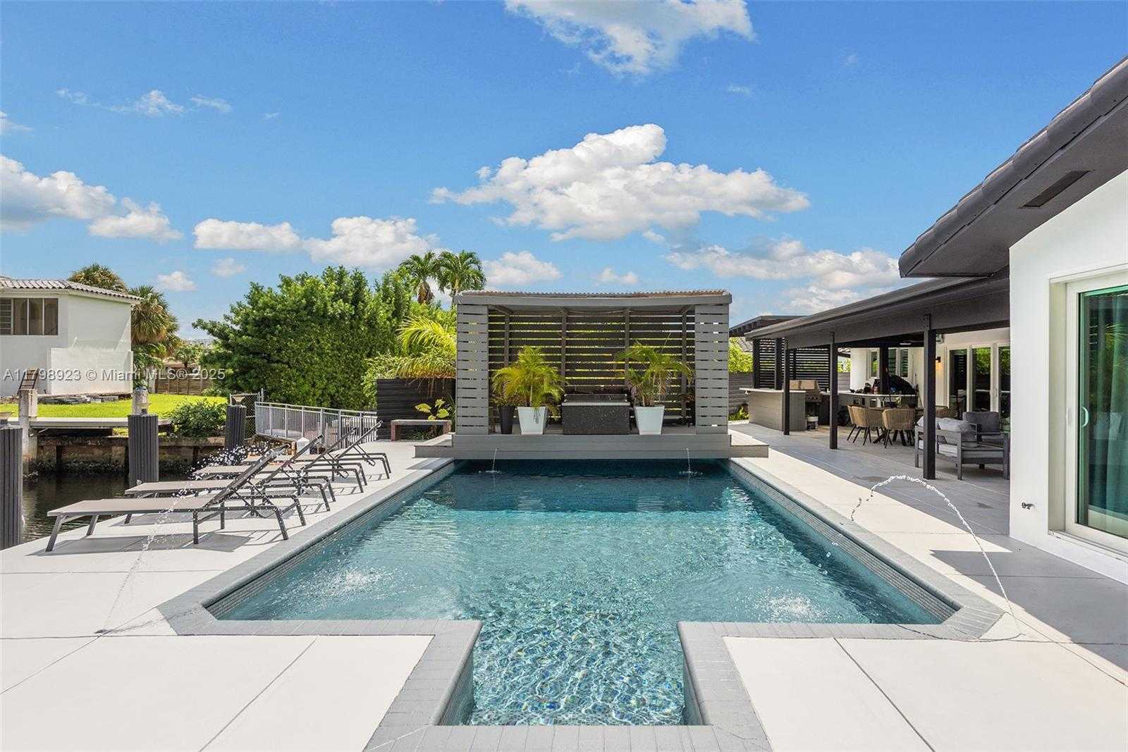 Small Image of 16409 NORTH EAST 31ST AVE, North Miami Beach Number 27