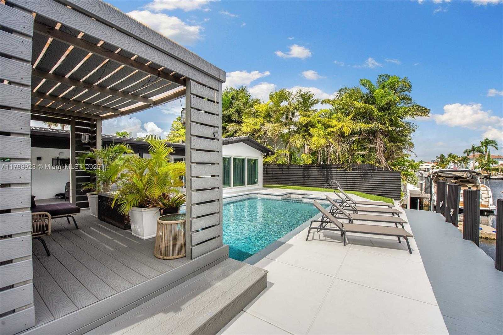 Small Image of 16409 NORTH EAST 31ST AVE, North Miami Beach Number 28