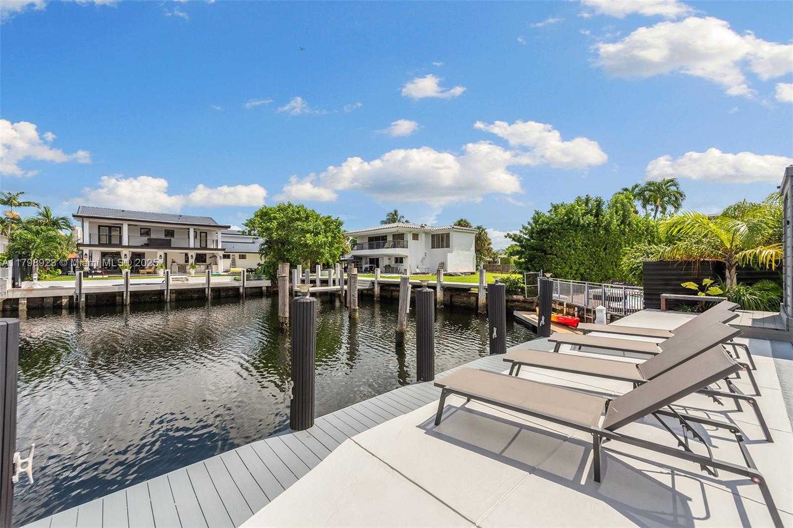 Small Image of 16409 NORTH EAST 31ST AVE, North Miami Beach Number 32