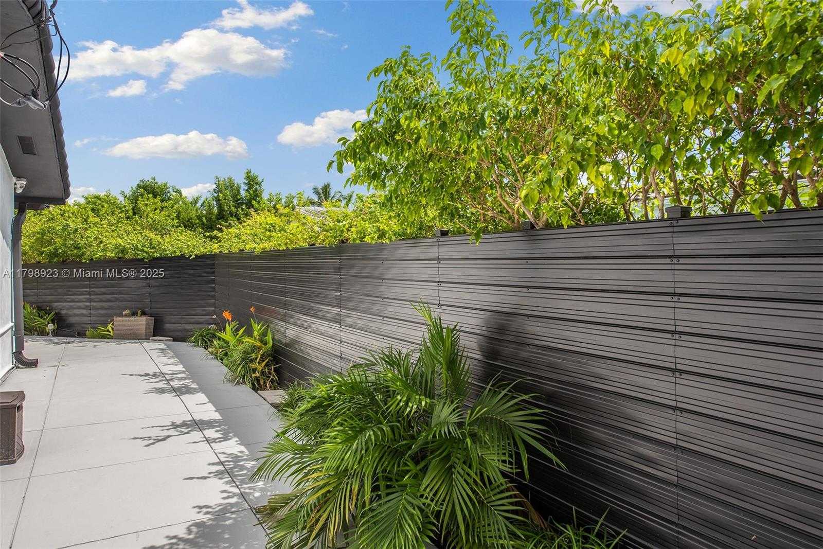 Small Image of 16409 NORTH EAST 31ST AVE, North Miami Beach Number 34