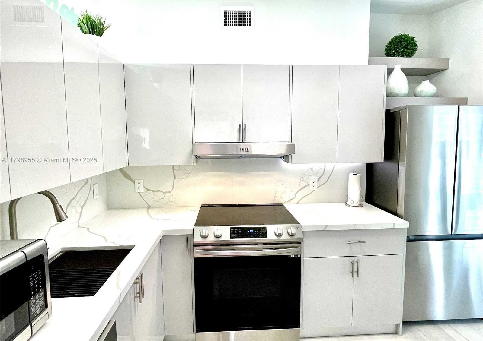Small Image of 2406 MARATHON LN, Fort Lauderdale Number 13