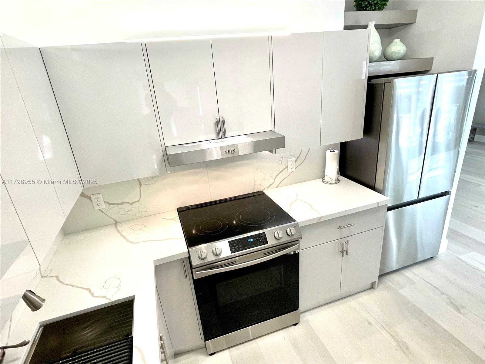 Small Image of 2406 MARATHON LN, Fort Lauderdale Number 15