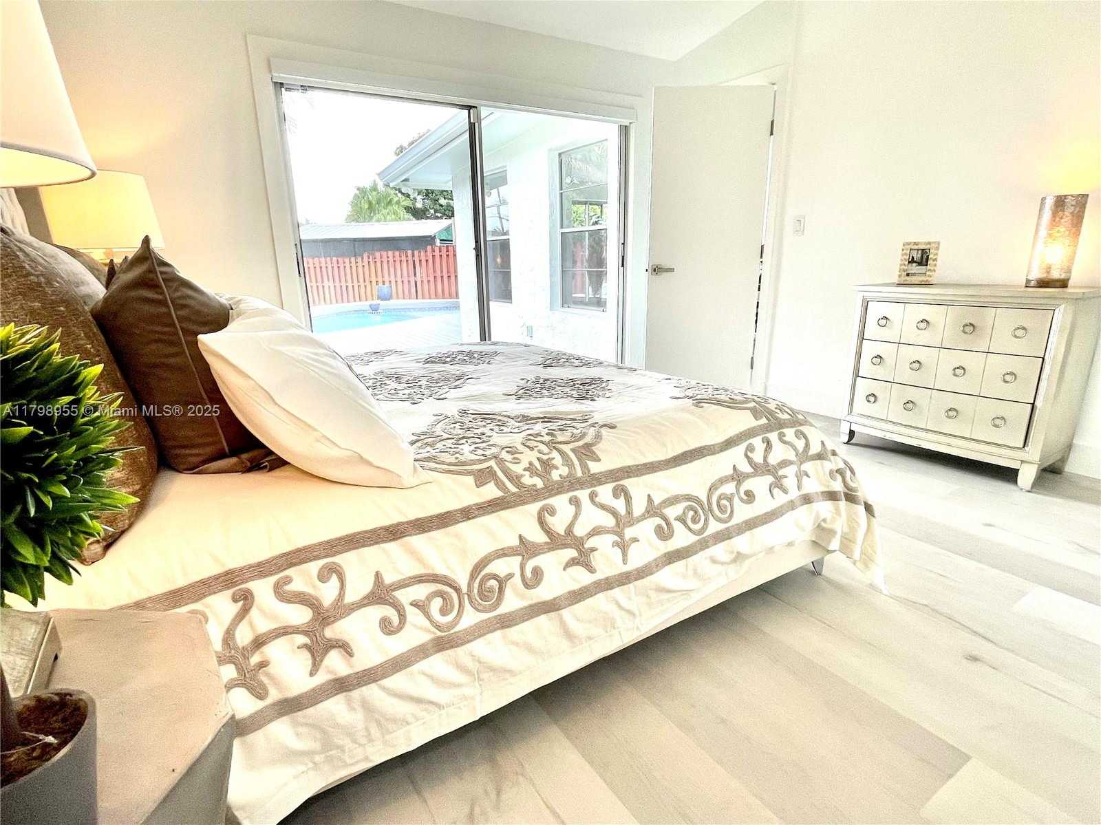 Small Image of 2406 MARATHON LN, Fort Lauderdale Number 18