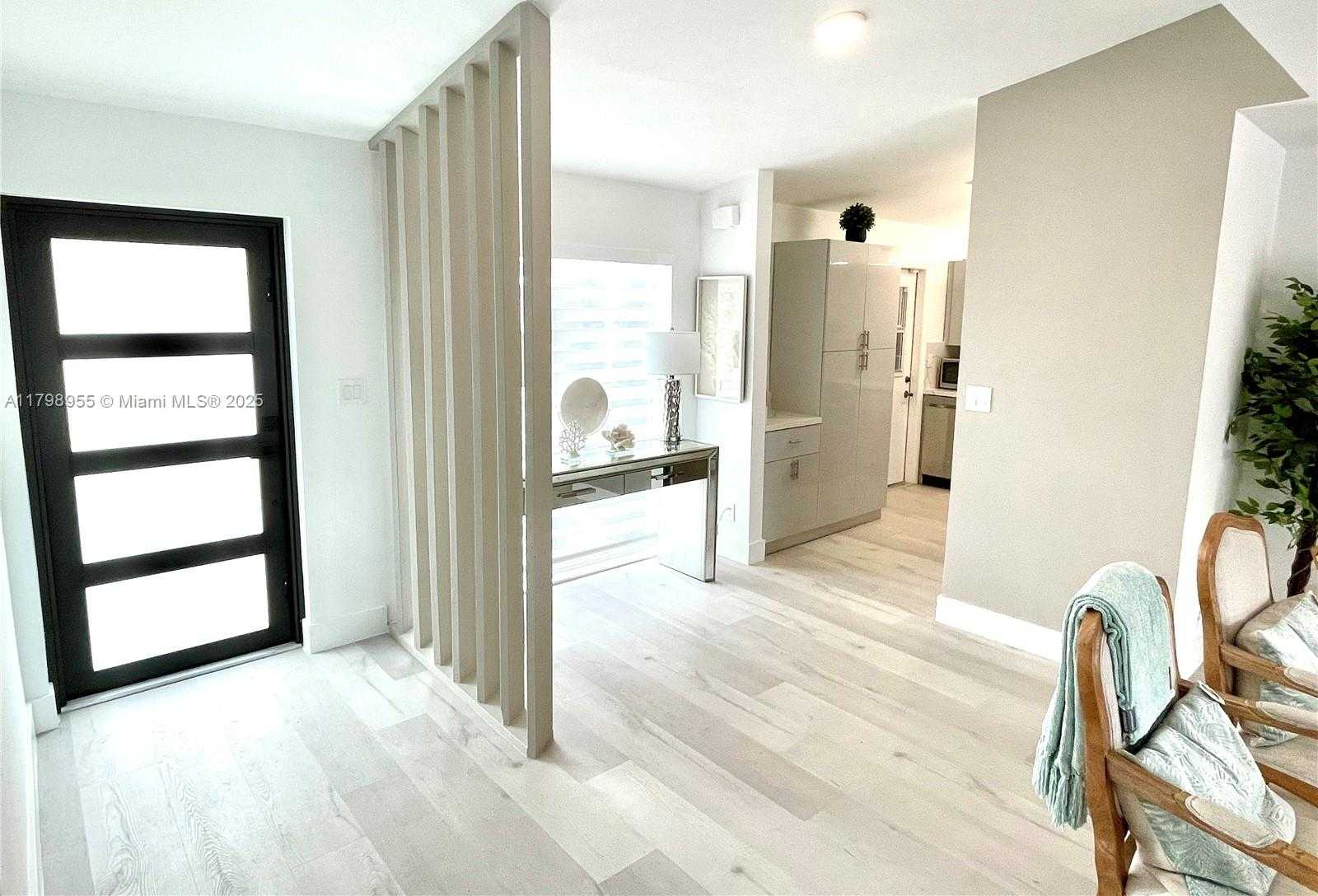 Small Image of 2406 MARATHON LN, Fort Lauderdale Number 2