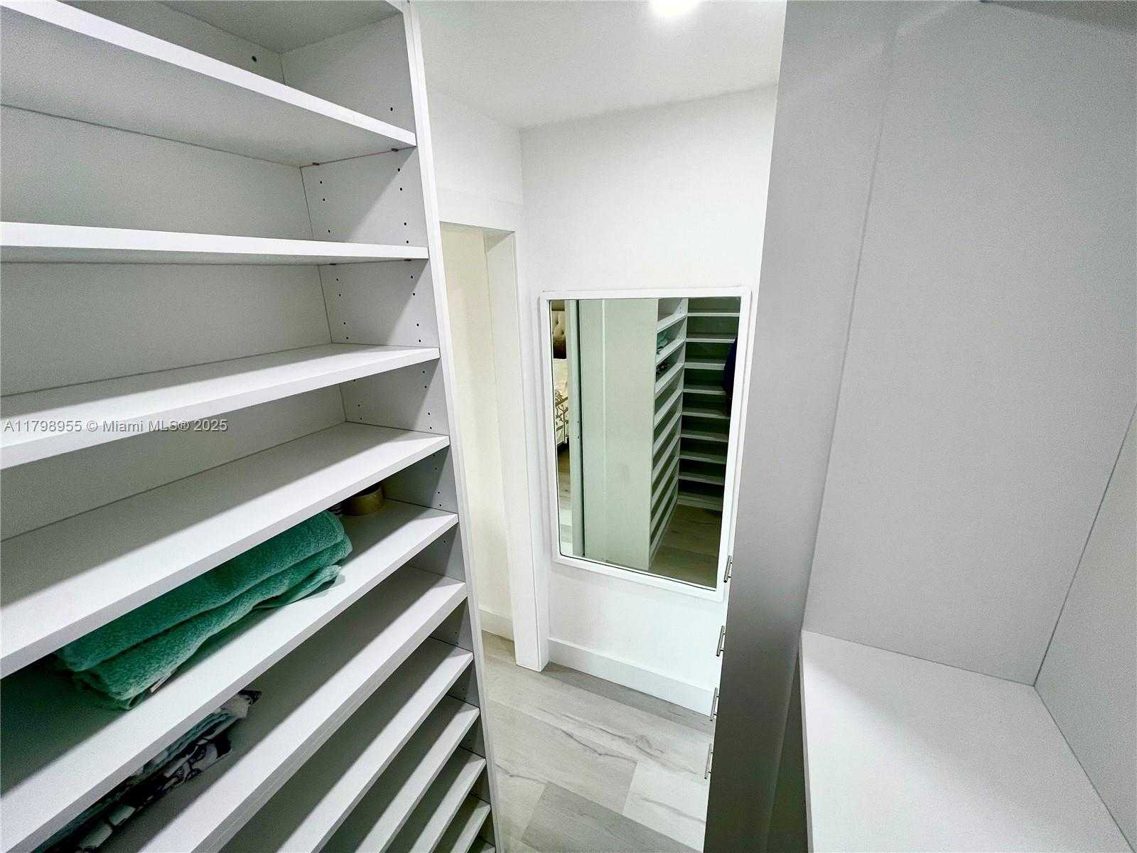 Small Image of 2406 MARATHON LN, Fort Lauderdale Number 21