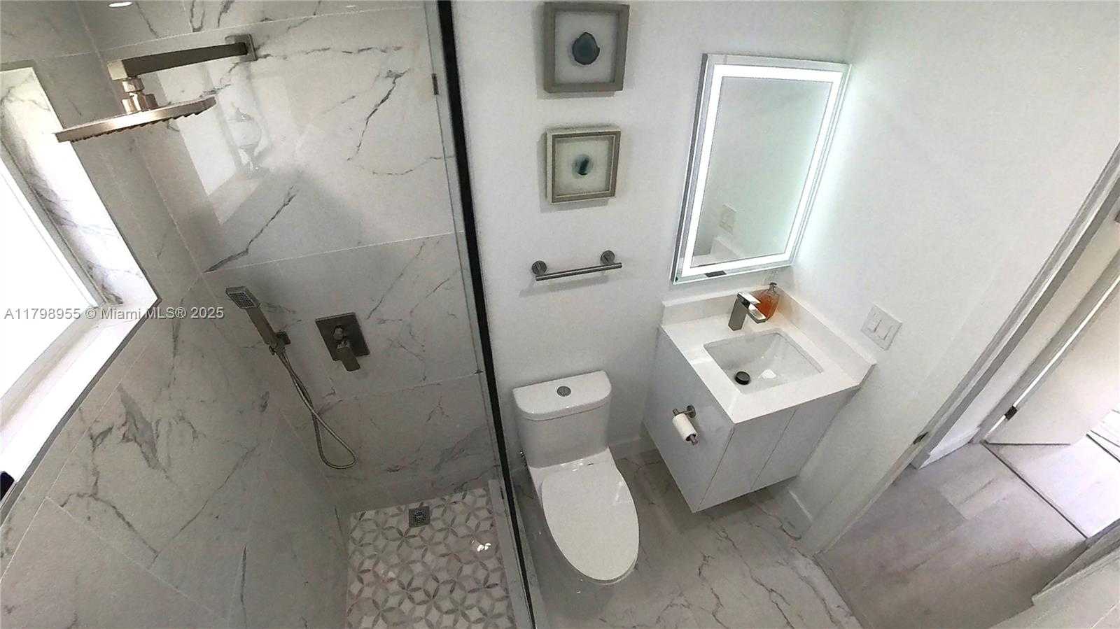 Small Image of 2406 MARATHON LN, Fort Lauderdale Number 30