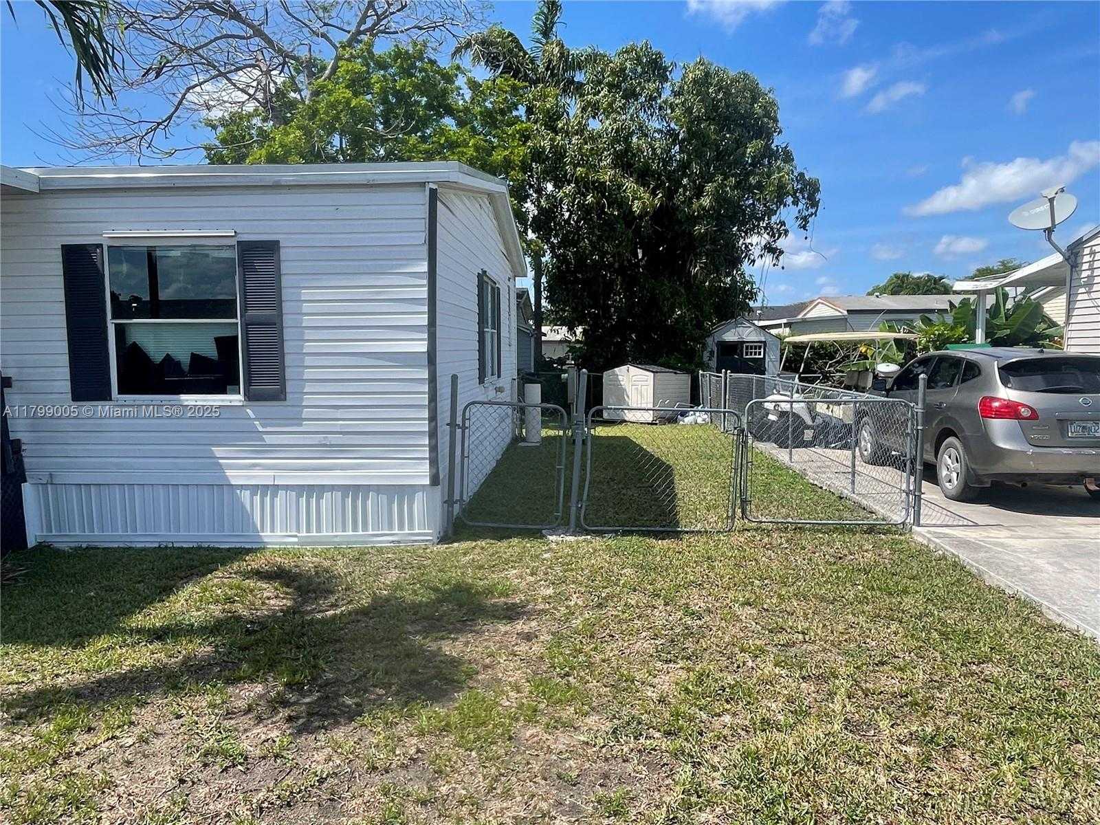 Small Image of 19800 SOUTH WEST 180TH AVE UNIT 454, Miami Number 4