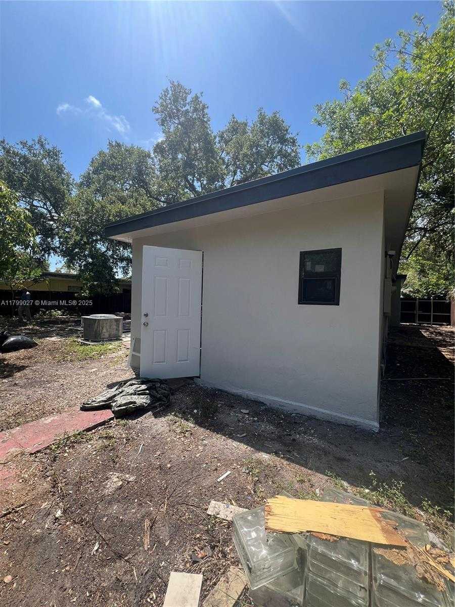 Small Image of 1535 NORTH EAST 139TH ST, North Miami Number 10