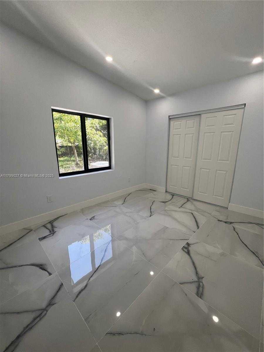 Small Image of 1535 NORTH EAST 139TH ST, North Miami Number 5