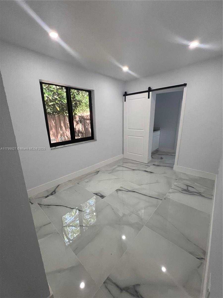 Small Image of 1535 NORTH EAST 139TH ST, North Miami Number 6