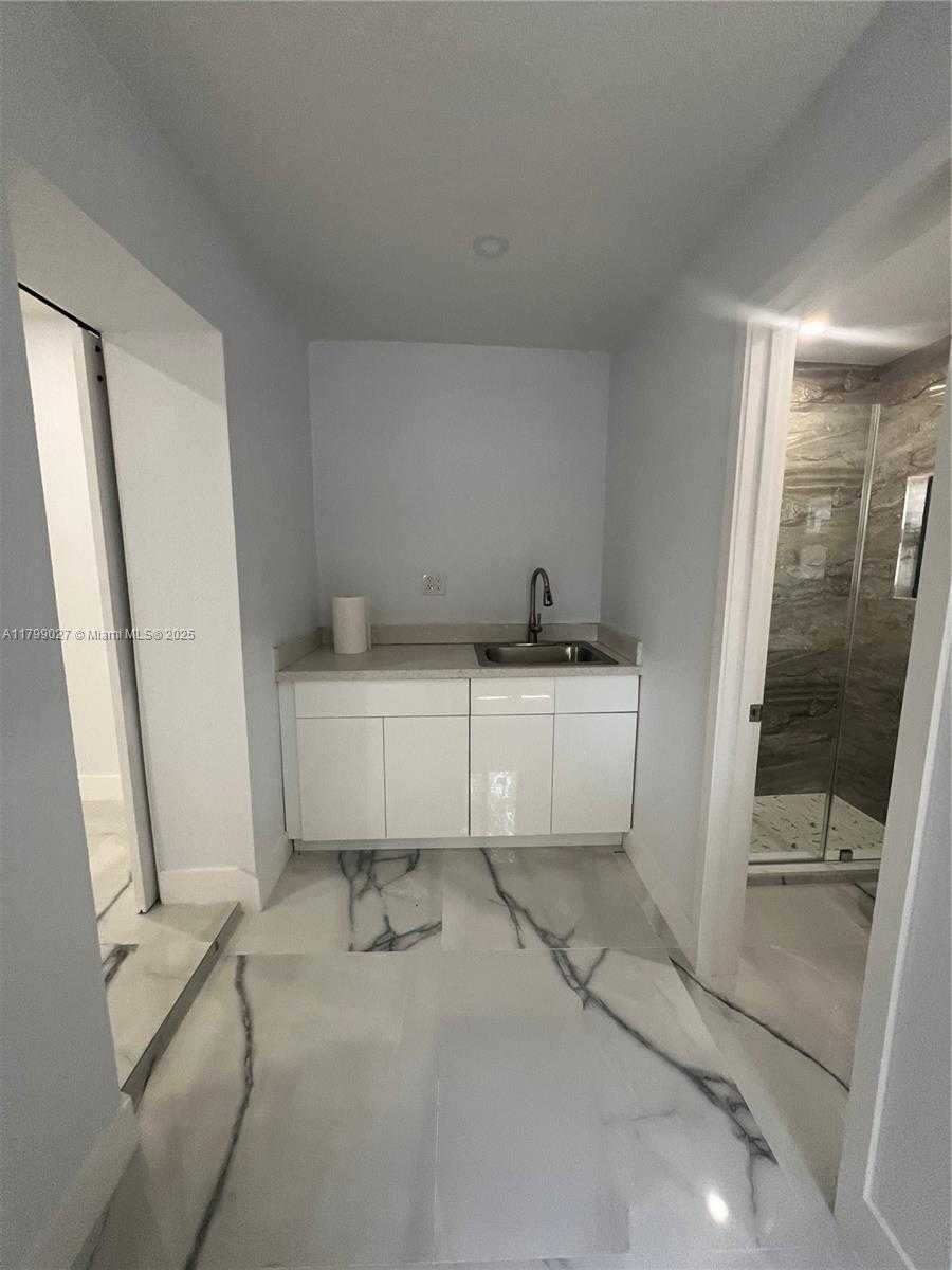 Small Image of 1535 NORTH EAST 139TH ST, North Miami Number 9