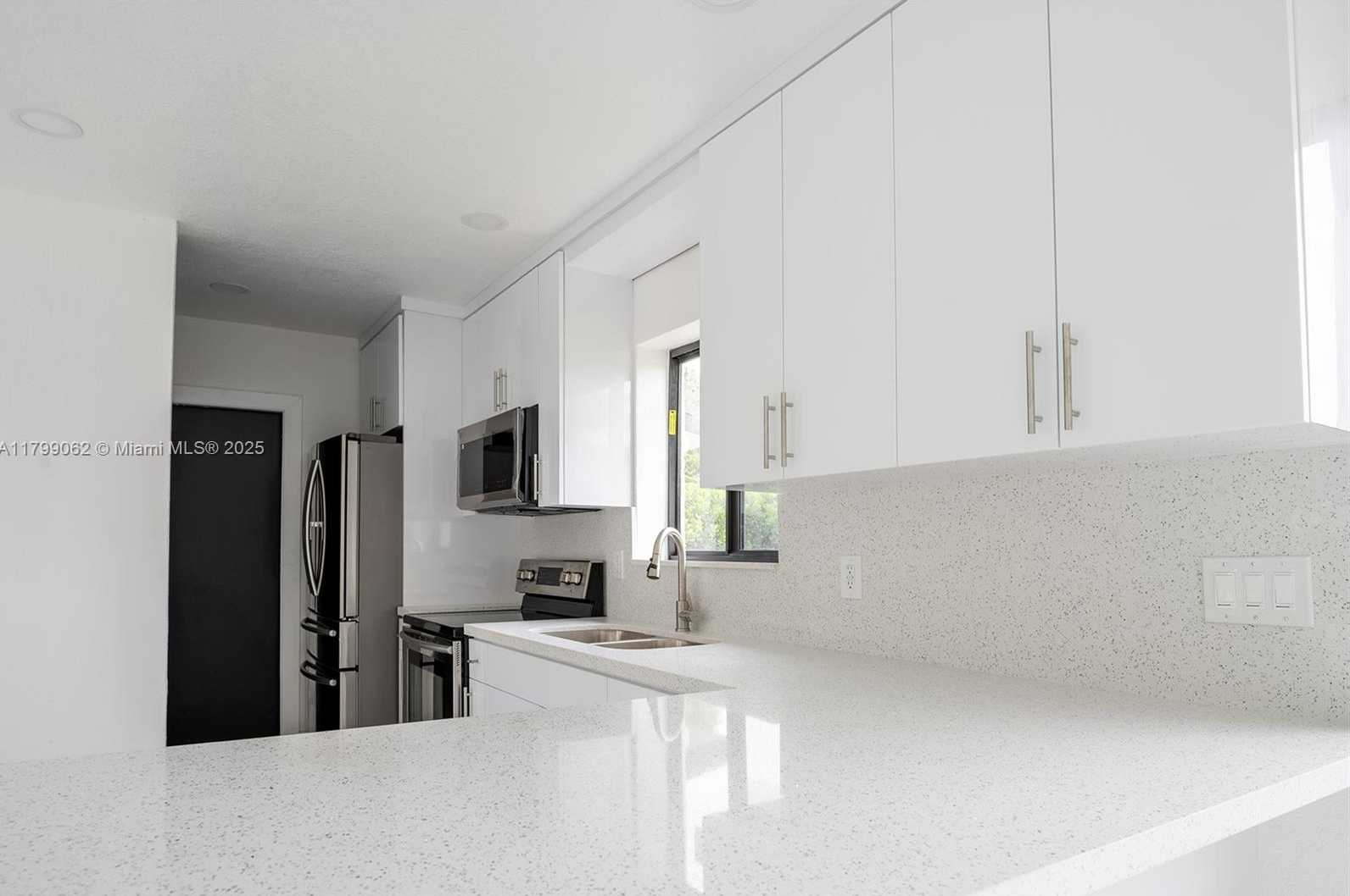 Small Image of 17940 NORTH WEST 13TH CT, Miami Gardens Number 11