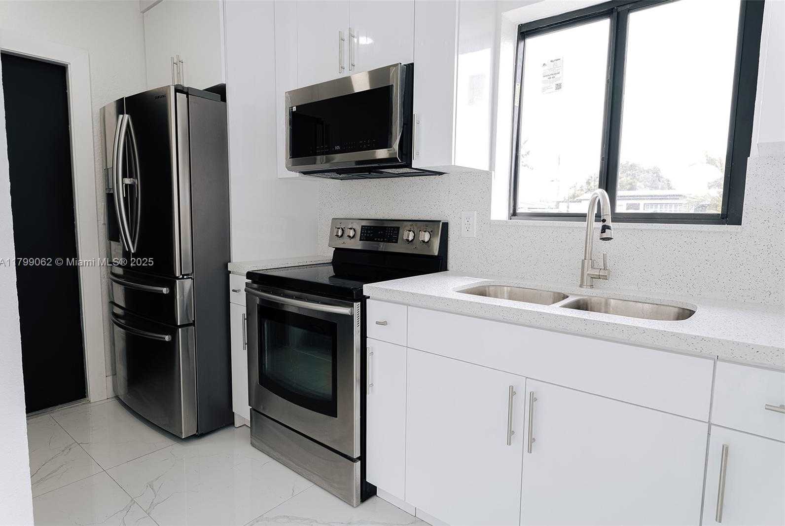 Small Image of 17940 NORTH WEST 13TH CT, Miami Gardens Number 12