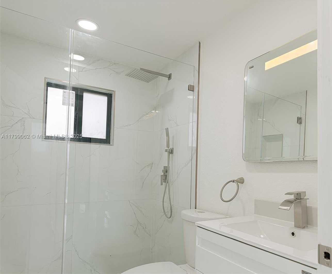 Small Image of 17940 NORTH WEST 13TH CT, Miami Gardens Number 15