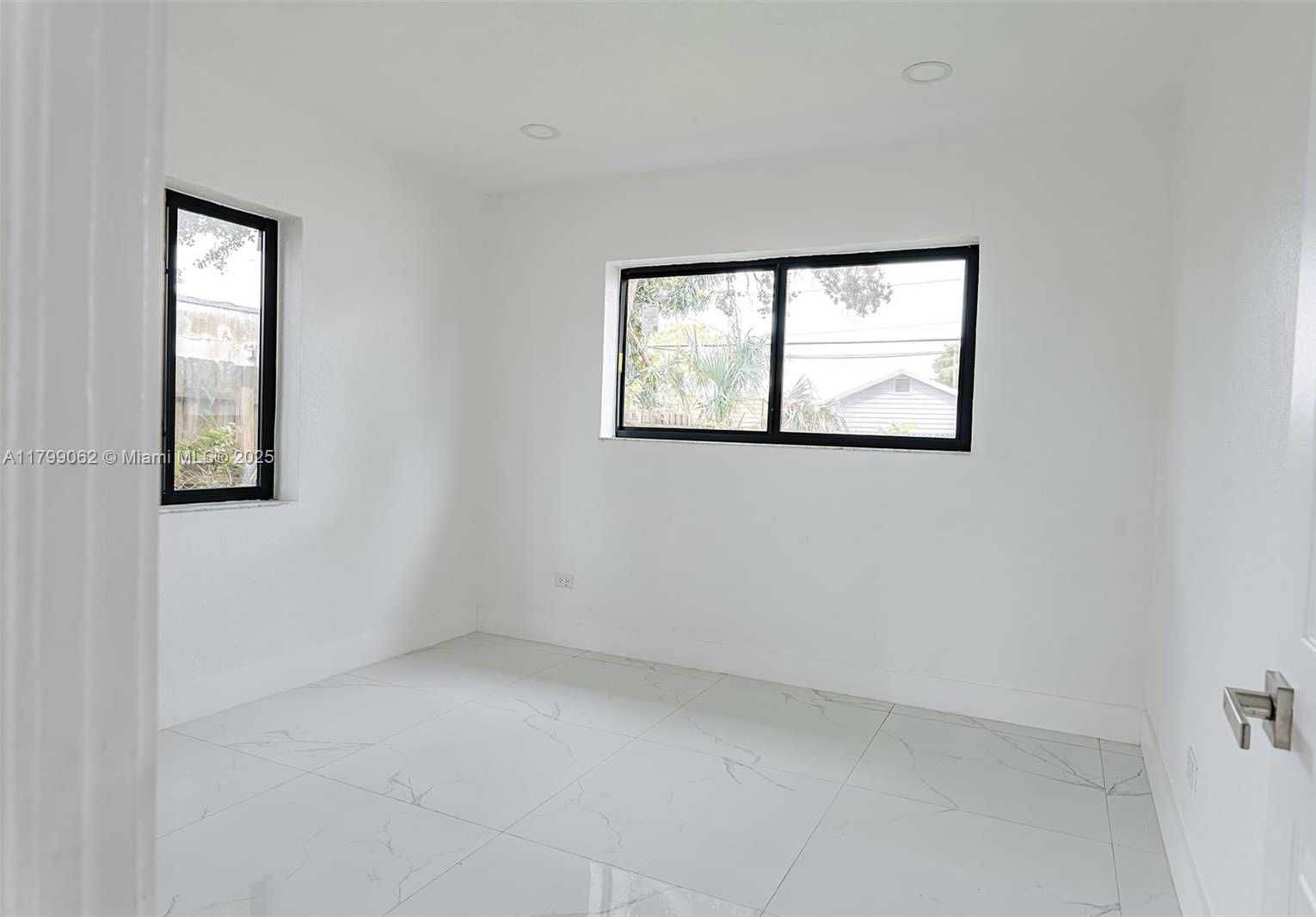 Small Image of 17940 NORTH WEST 13TH CT, Miami Gardens Number 22