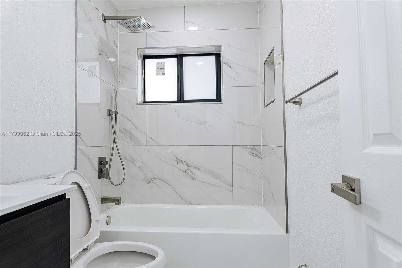 Small Image of 17940 NORTH WEST 13TH CT, Miami Gardens Number 24