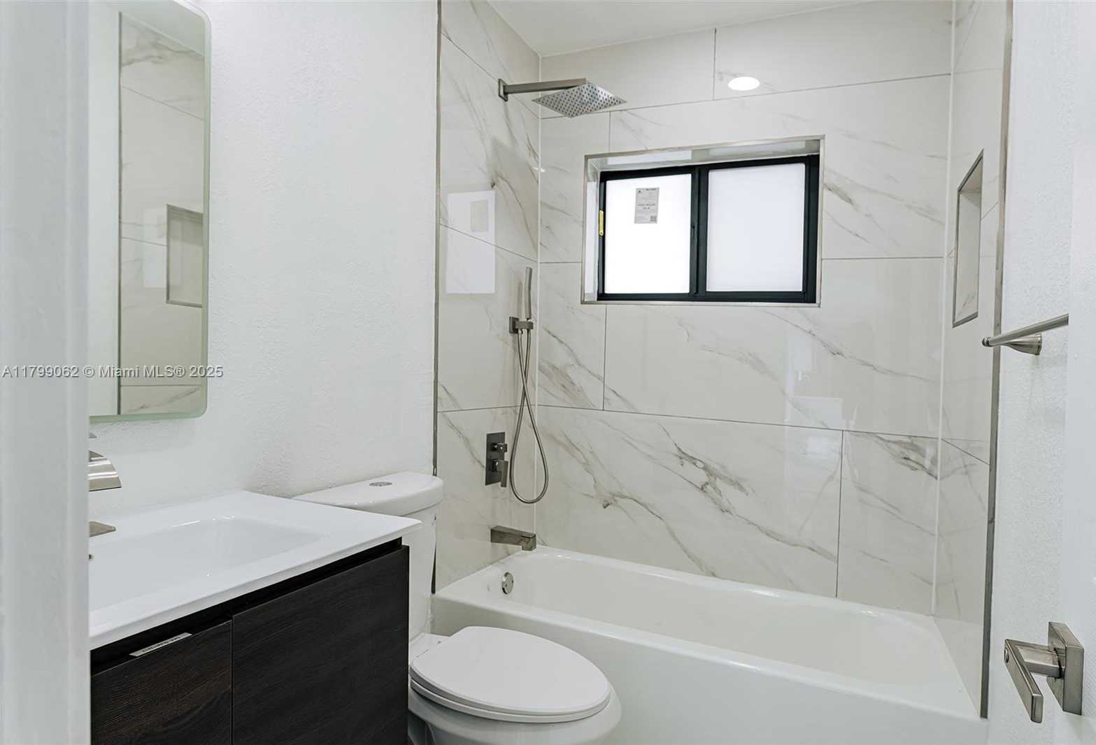 Small Image of 17940 NORTH WEST 13TH CT, Miami Gardens Number 25