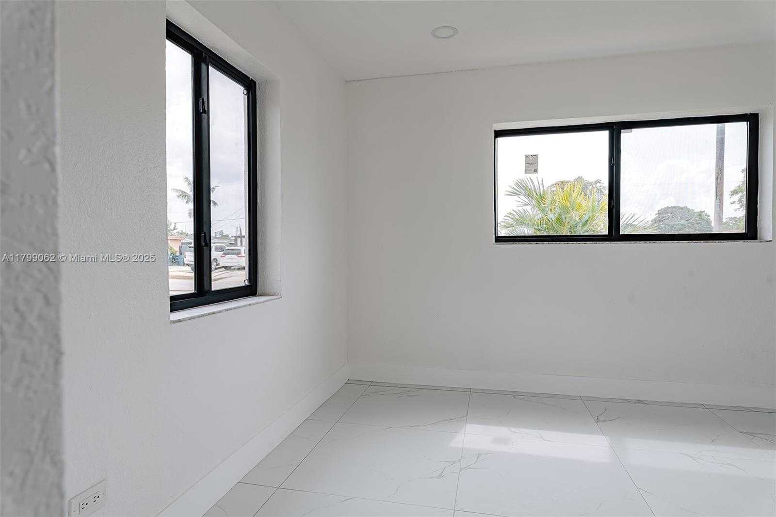 Small Image of 17940 NORTH WEST 13TH CT, Miami Gardens Number 28
