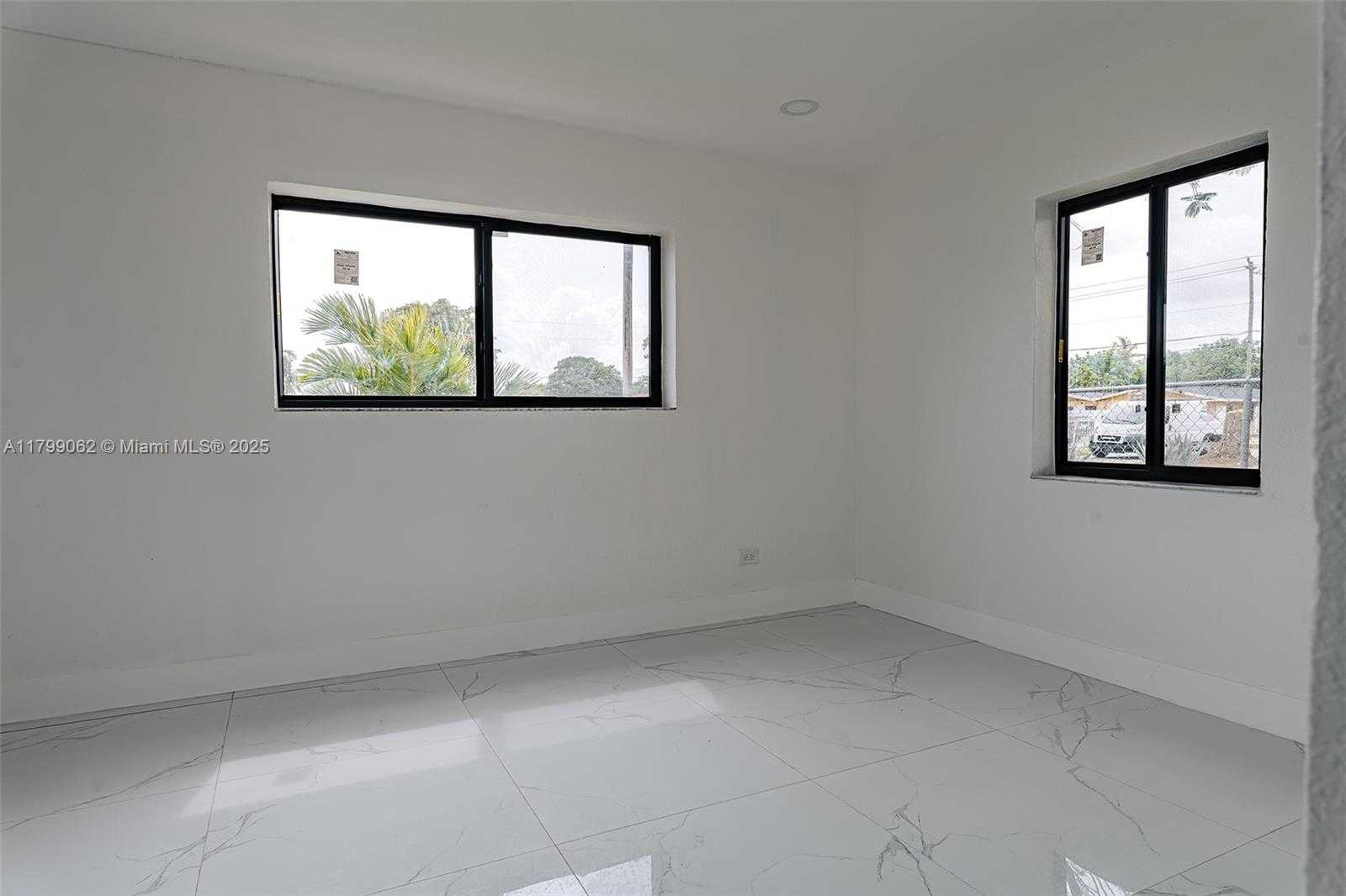 Small Image of 17940 NORTH WEST 13TH CT, Miami Gardens Number 30