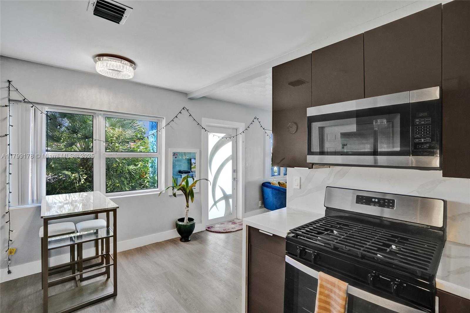 Small Image of 1155 HAYES ST, Hollywood Number 15