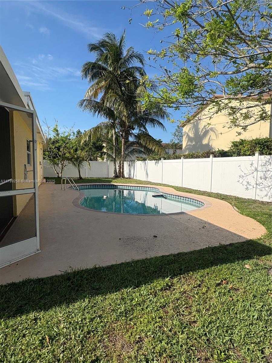 Small Image of 2650 NORTH WEST 67TH TER, Margate Number 41