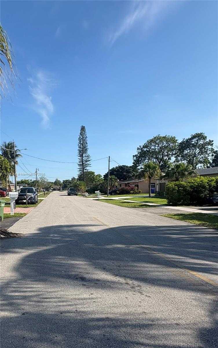 Small Image of 2650 NORTH WEST 67TH TER, Margate Number 42