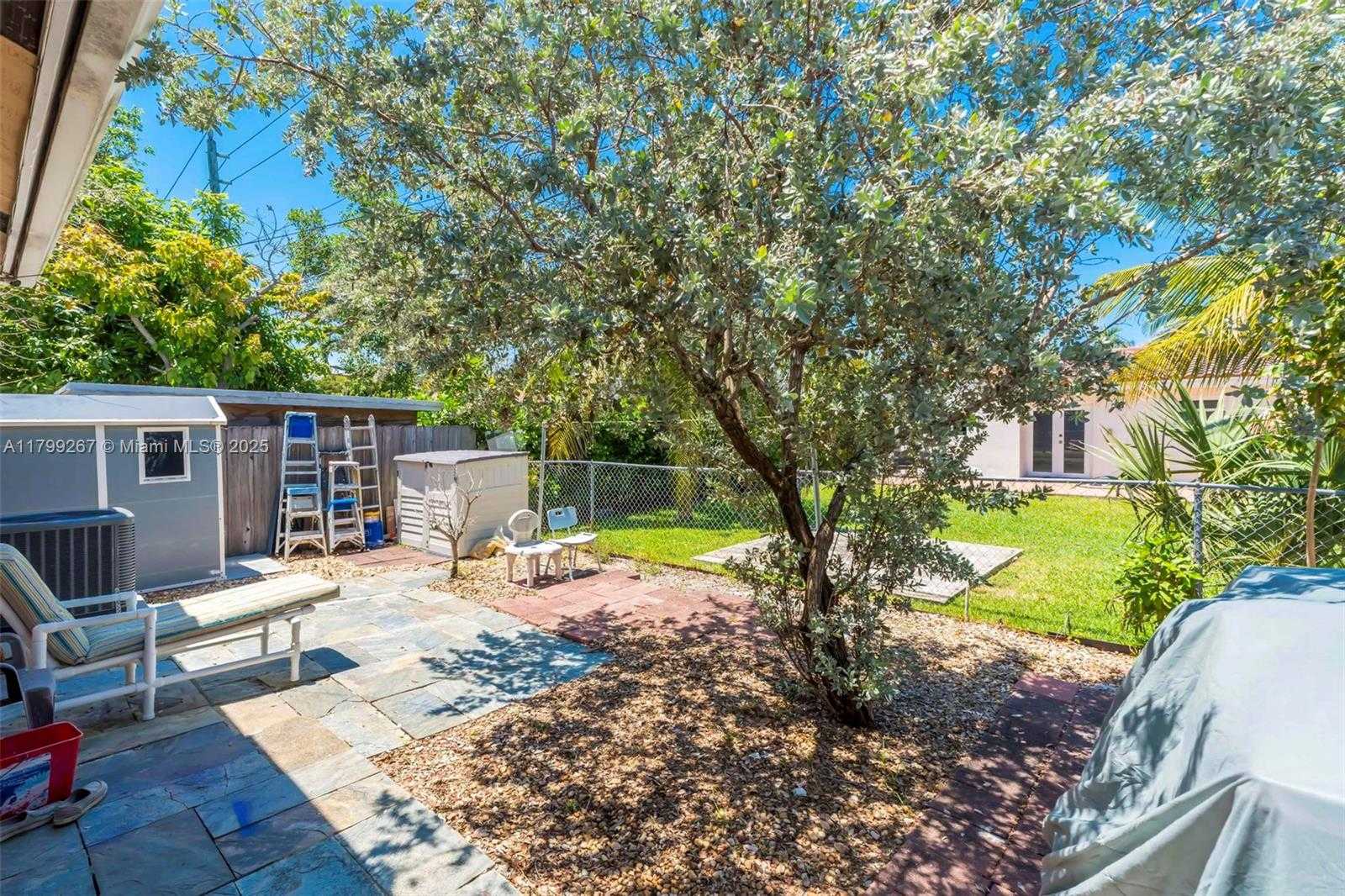 Small Image of 261 NORTH EAST 41ST ST, Oakland Park Number 2